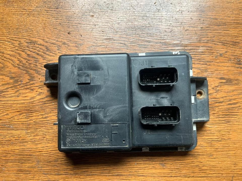 IVECO Multiplex System Front Frame Computer Steuergerät 504280977 - Upravljačka jedinica za Kamion: slika 1 IVECO Multiplex System Front Frame Computer Steuergerät 504280977 - Upravljačka jedinica za Kamion: slika 1