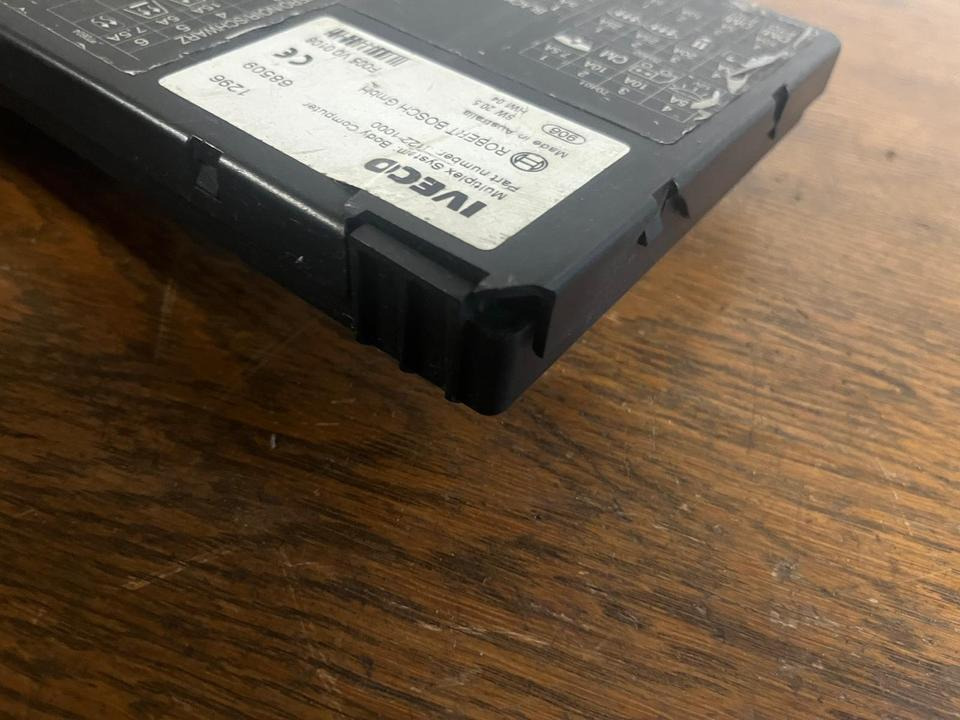 IVECO Steuergerät Multiplex System Body Computer 41221000 - Upravljačka jedinica: slika 4 IVECO Steuergerät Multiplex System Body Computer 41221000 - Upravljačka jedinica: slika 4