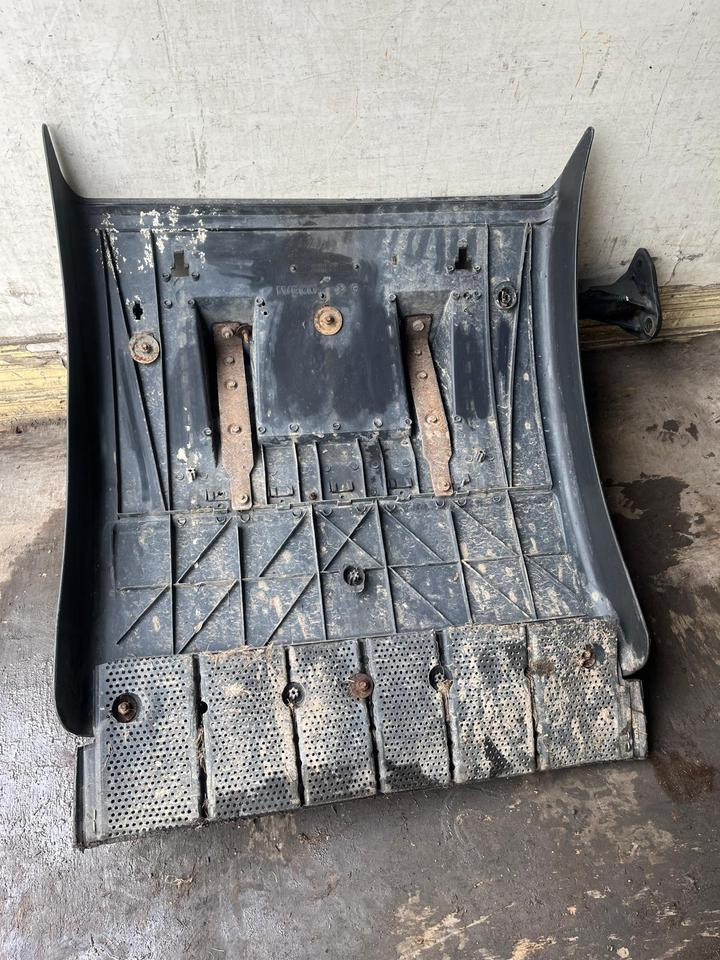 Blatobran za Kamion IVECO Stralis 450 Kotflügel vorne rechts 41299389 / 41299388: slika 6 Blatobran za Kamion IVECO Stralis 450 Kotflügel vorne rechts 41299389 / 41299388: slika 6