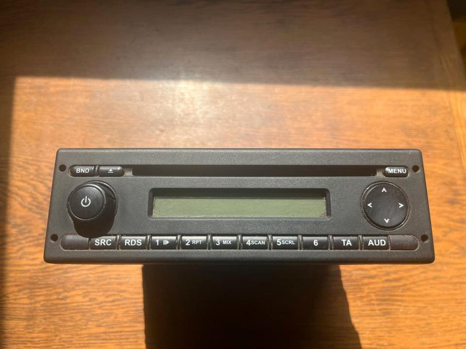 MAN Bosch Multimedia Radio 24V 81.28101-6184 - Sistem za navigaciju za Kamion: slika 1 MAN Bosch Multimedia Radio 24V 81.28101-6184 - Sistem za navigaciju za Kamion: slika 1