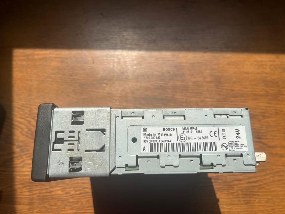MAN Bosch Multimedia Radio 24V 81.28101-6184 - Sistem za navigaciju za Kamion: slika 3 MAN Bosch Multimedia Radio 24V 81.28101-6184 - Sistem za navigaciju za Kamion: slika 3
