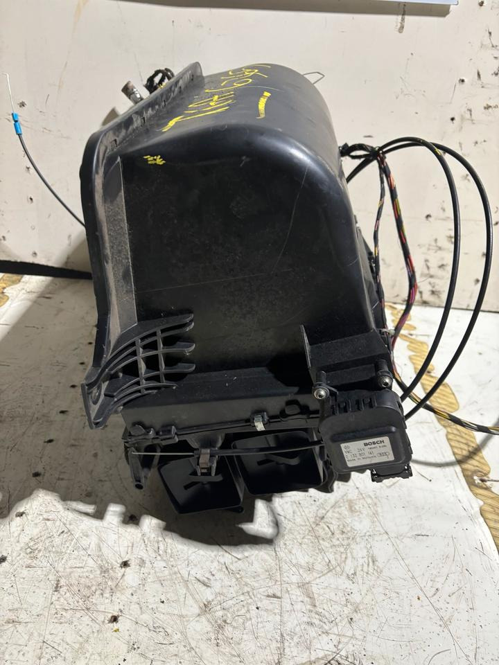 MAN TGA Innenraum Gebläse/Heizung 81.61900.6365 - Ventilator za Kamion: slika 4 MAN TGA Innenraum Gebläse/Heizung 81.61900.6365 - Ventilator za Kamion: slika 4