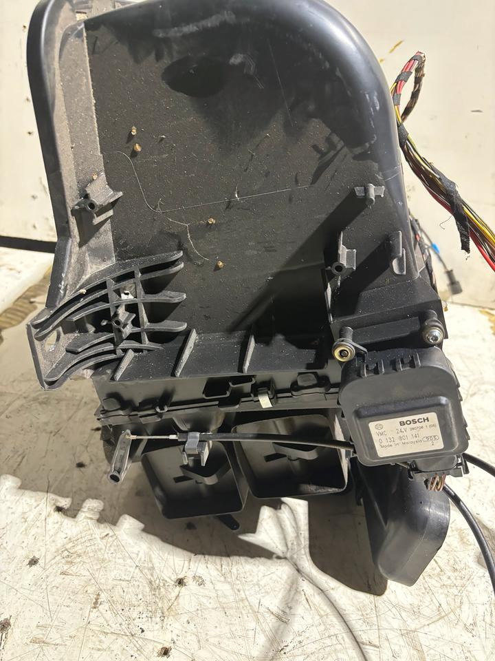 MAN TGA Innenraum Gebläse/Heizung 81.61900.6395 - Ventilator za Kamion: slika 4 MAN TGA Innenraum Gebläse/Heizung 81.61900.6395 - Ventilator za Kamion: slika 4