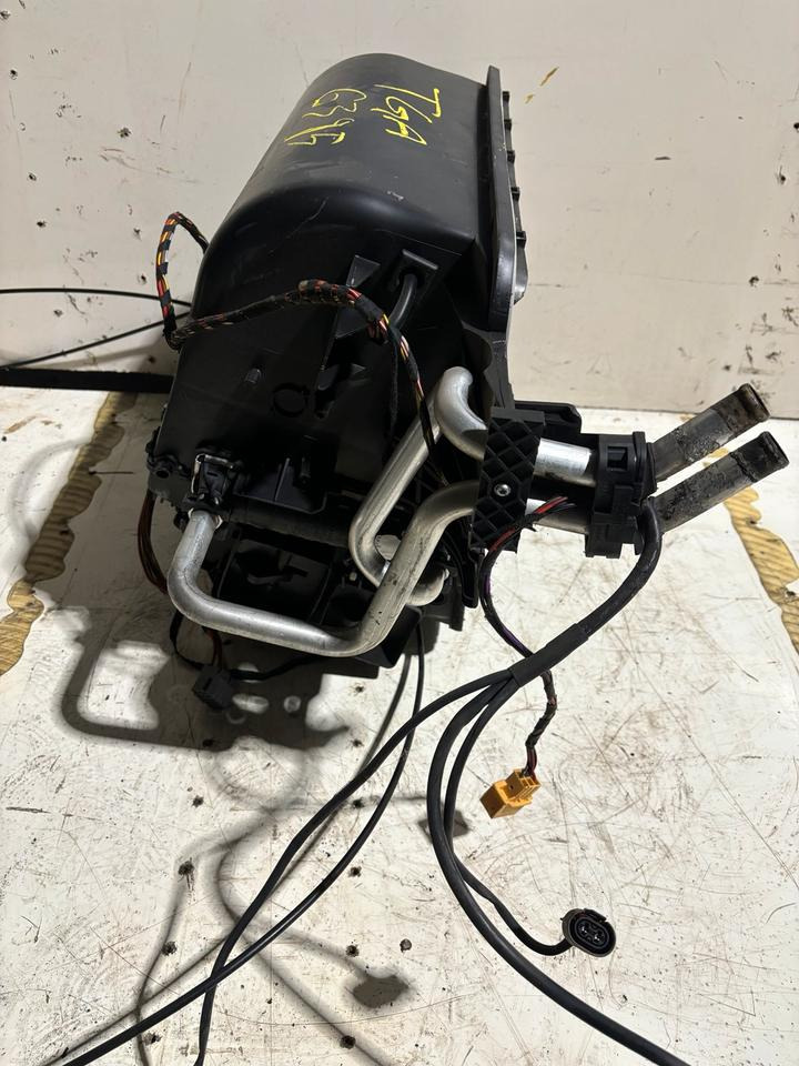 MAN TGA Innenraum Gebläse/Heizung 81.61900.6395 - Ventilator za Kamion: slika 3 MAN TGA Innenraum Gebläse/Heizung 81.61900.6395 - Ventilator za Kamion: slika 3