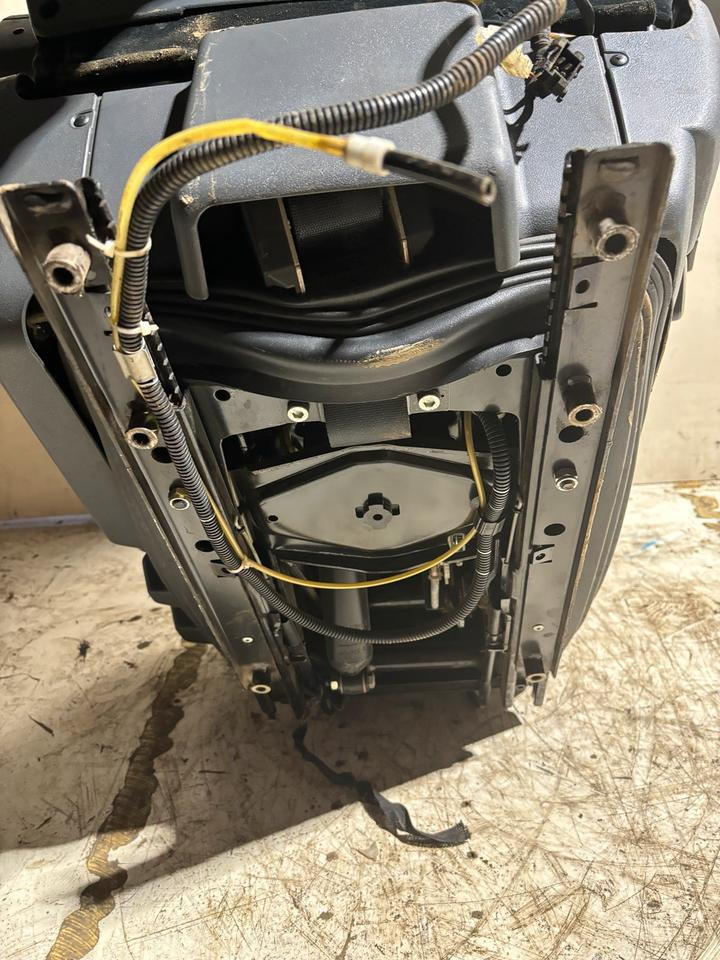 MAN TGX Fahrersitz - Sedište za Kamion: slika 5 MAN TGX Fahrersitz - Sedište za Kamion: slika 5