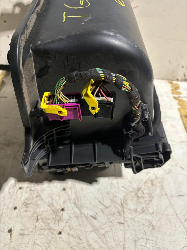 MAN TGX/TGS Innenraum Gebläse/Heizung 81.61900.6400 - Ventilator za Kamion: slika 4 MAN TGX/TGS Innenraum Gebläse/Heizung 81.61900.6400 - Ventilator za Kamion: slika 4