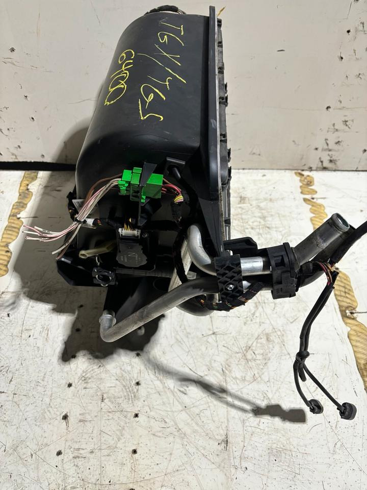 MAN TGX/TGS Innenraum Gebläse/Heizung 81.61900.6400 - Ventilator za Kamion: slika 3 MAN TGX/TGS Innenraum Gebläse/Heizung 81.61900.6400 - Ventilator za Kamion: slika 3