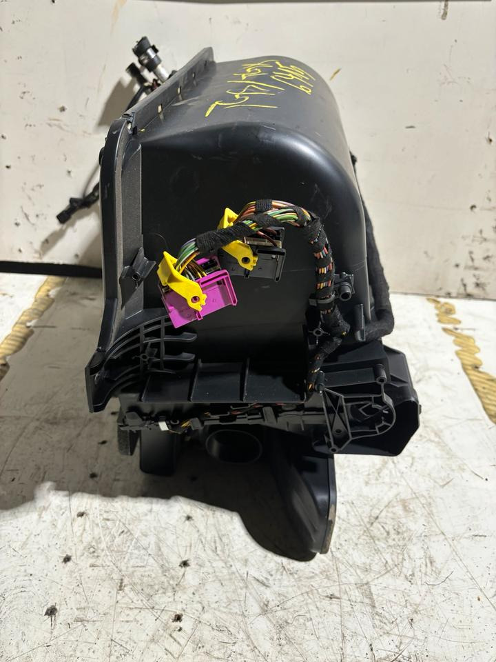 MAN TGX/TGS Innenraum Gebläse/Heizung 81.61900.6415 - Ventilator za Kamion: slika 4 MAN TGX/TGS Innenraum Gebläse/Heizung 81.61900.6415 - Ventilator za Kamion: slika 4