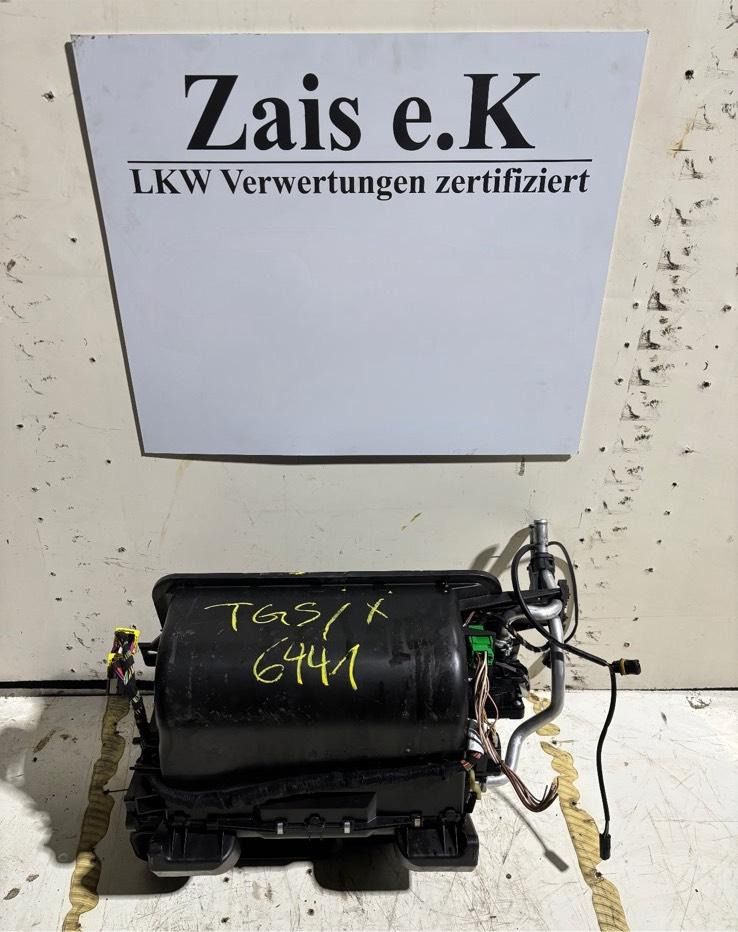 MAN TGX/TGS Innenraum Gehäuse/Heizung 81.61900.6441 - Ventilator za Kamion: slika 1 MAN TGX/TGS Innenraum Gehäuse/Heizung 81.61900.6441 - Ventilator za Kamion: slika 1