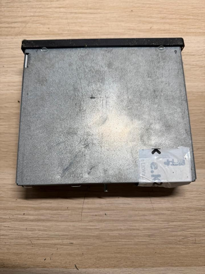 MAN Tachograph 81.27101-6570 - Tahograf: slika 4 MAN Tachograph 81.27101-6570 - Tahograf: slika 4