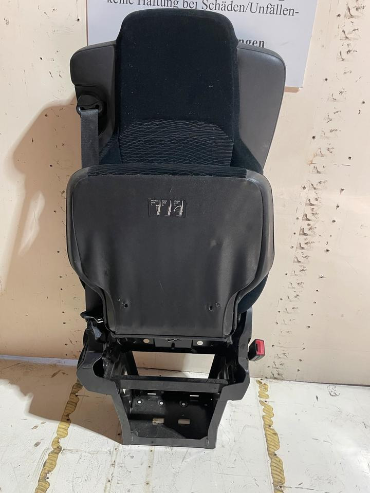 Mercedes Actros MP4 Beifahrersitz A9609103703 - Sedište za Kamion: slika 5 Mercedes Actros MP4 Beifahrersitz A9609103703 - Sedište za Kamion: slika 5