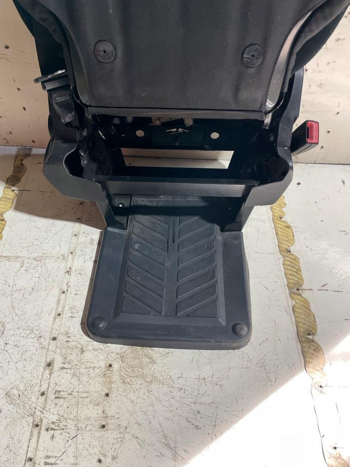 Mercedes Actros MP4 Beifahrersitz A9609103803 - Sedište za Kamion: slika 5 Mercedes Actros MP4 Beifahrersitz A9609103803 - Sedište za Kamion: slika 5