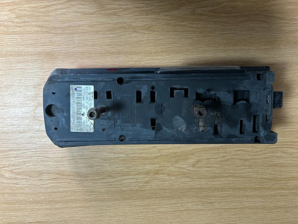 Mercedes Actros MP4 Rücklicht Links A0035441703 SN 09 - Zadnja svetla za Kamion: slika 2 Mercedes Actros MP4 Rücklicht Links A0035441703 SN 09 - Zadnja svetla za Kamion: slika 2