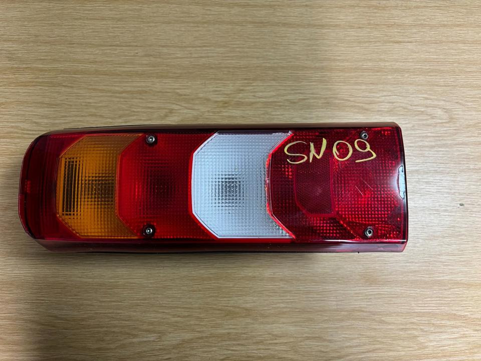 Mercedes Actros MP4 Rücklicht Links A0035441703 SN 09 - Zadnja svetla za Kamion: slika 1 Mercedes Actros MP4 Rücklicht Links A0035441703 SN 09 - Zadnja svetla za Kamion: slika 1