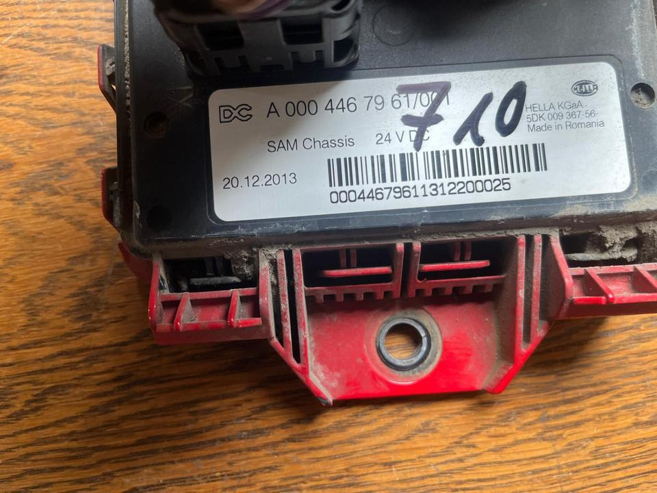 Mercedes Actros MP4 SAM Chassis Modul A0004467961 - Električni sistem za Kamion: slika 2 Mercedes Actros MP4 SAM Chassis Modul A0004467961 - Električni sistem za Kamion: slika 2
