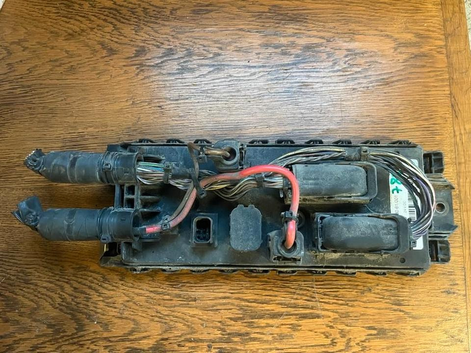 Mercedes Actros MP4 SAM Modul A0004468061 - Električni sistem za Kamion: slika 1 Mercedes Actros MP4 SAM Modul A0004468061 - Električni sistem za Kamion: slika 1