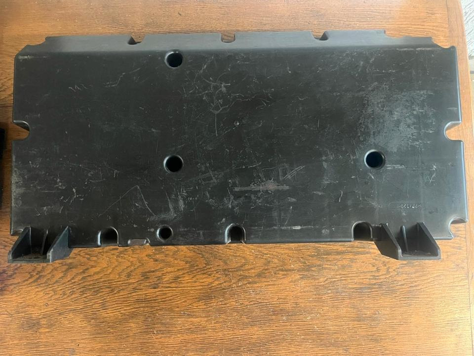 Mercedes Actros MP4 Subwoofer Soundsystem Bass A0018206202 - Komandna tabla za Kamion: slika 5 Mercedes Actros MP4 Subwoofer Soundsystem Bass A0018206202 - Komandna tabla za Kamion: slika 5