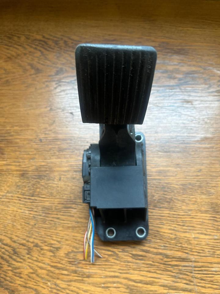 Mercedes Atego Gaspedal A9403000004 - Pedala za Kamion: slika 4 Mercedes Atego Gaspedal A9403000004 - Pedala za Kamion: slika 4