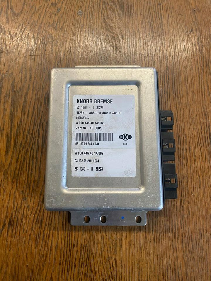 Mercedes Atego Knorr-Bremse ABS Steuergerät A 000 446 40 14 - Upravljačka jedinica za Kamion: slika 1 Mercedes Atego Knorr-Bremse ABS Steuergerät A 000 446 40 14 - Upravljačka jedinica za Kamion: slika 1