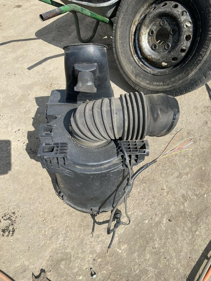 Mercedes Atego Luftfilterkasten Luftfilter Gehäuse A 973 528 06 0 - Filter za vazduh za Kamion: slika 4 Mercedes Atego Luftfilterkasten Luftfilter Gehäuse A 973 528 06 0 - Filter za vazduh za Kamion: slika 4