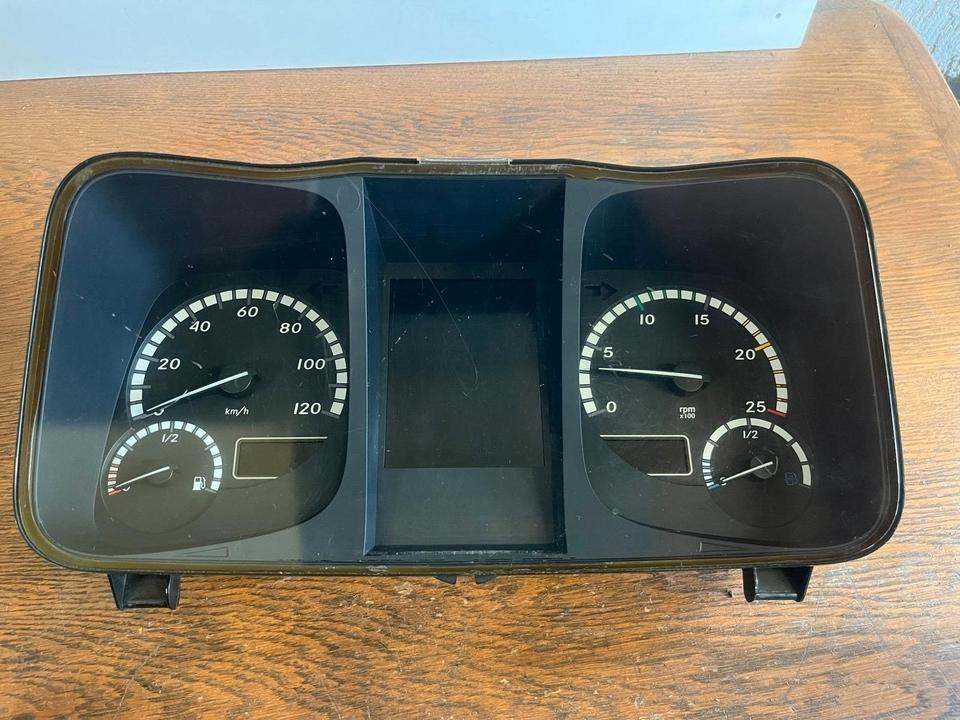 Mercedes Benz Actros MP4 Kombiinstrument / Tacho A0094460021 - Komandna tabla za Kamion: slika 2 Mercedes Benz Actros MP4 Kombiinstrument / Tacho A0094460021 - Komandna tabla za Kamion: slika 2