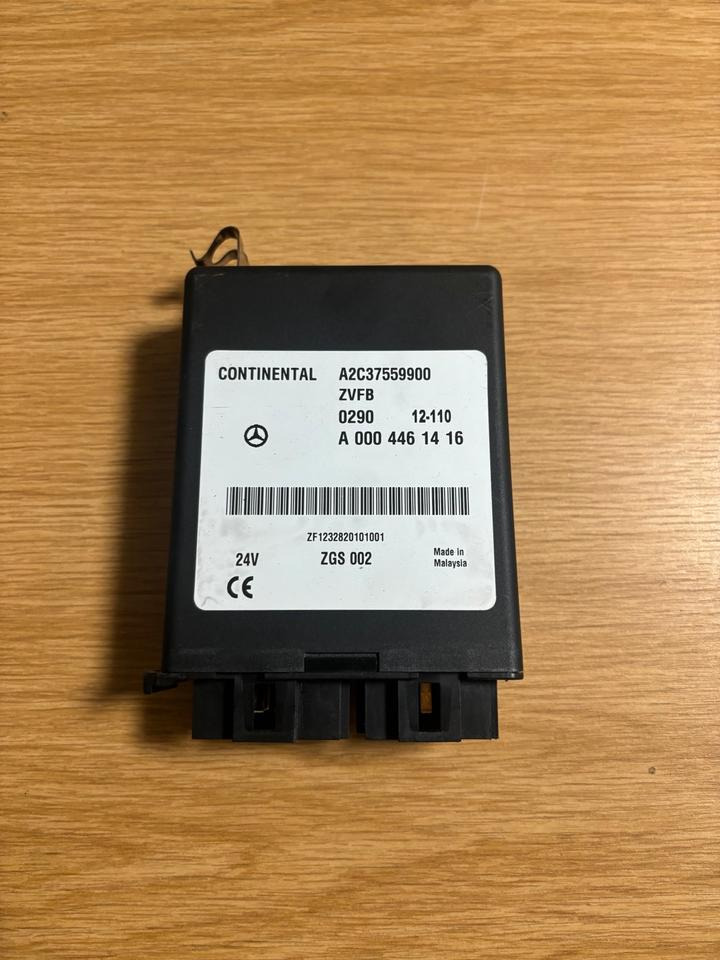 Mercedes CONTINENTAL Steuergerät A0004461416 - Upravljačka jedinica za Kamion: slika 1 Mercedes CONTINENTAL Steuergerät A0004461416 - Upravljačka jedinica za Kamion: slika 1