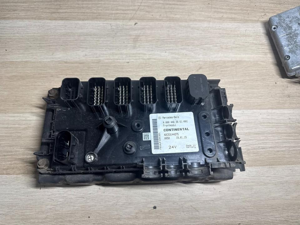 Mercedes Frontmodul CONTINENTAL A0004462661 - Upravljačka jedinica za Kamion: slika 2 Mercedes Frontmodul CONTINENTAL A0004462661 - Upravljačka jedinica za Kamion: slika 2