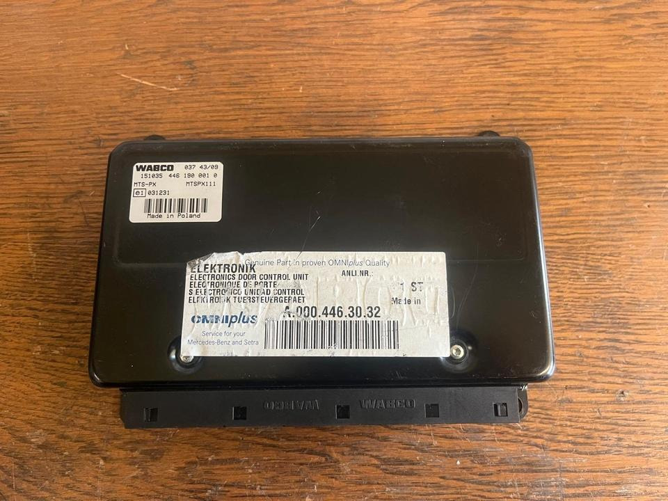 Mercedes Türsteuergerät A0004463032 WABCO 4461900010 - Upravljačka jedinica za Kamion: slika 2 Mercedes Türsteuergerät A0004463032 WABCO 4461900010 - Upravljačka jedinica za Kamion: slika 2
