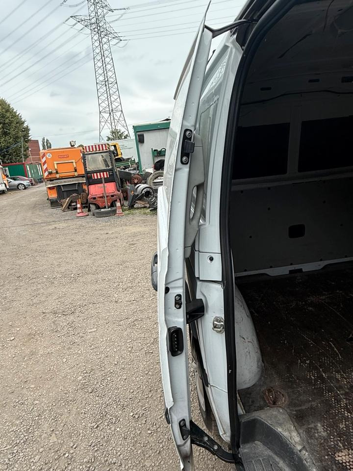 Mercedes VITO Seitentür Schiebetür BJ 2012 - Vrata i delovi za Dostavno vozilo: slika 2 Mercedes VITO Seitentür Schiebetür BJ 2012 - Vrata i delovi za Dostavno vozilo: slika 2