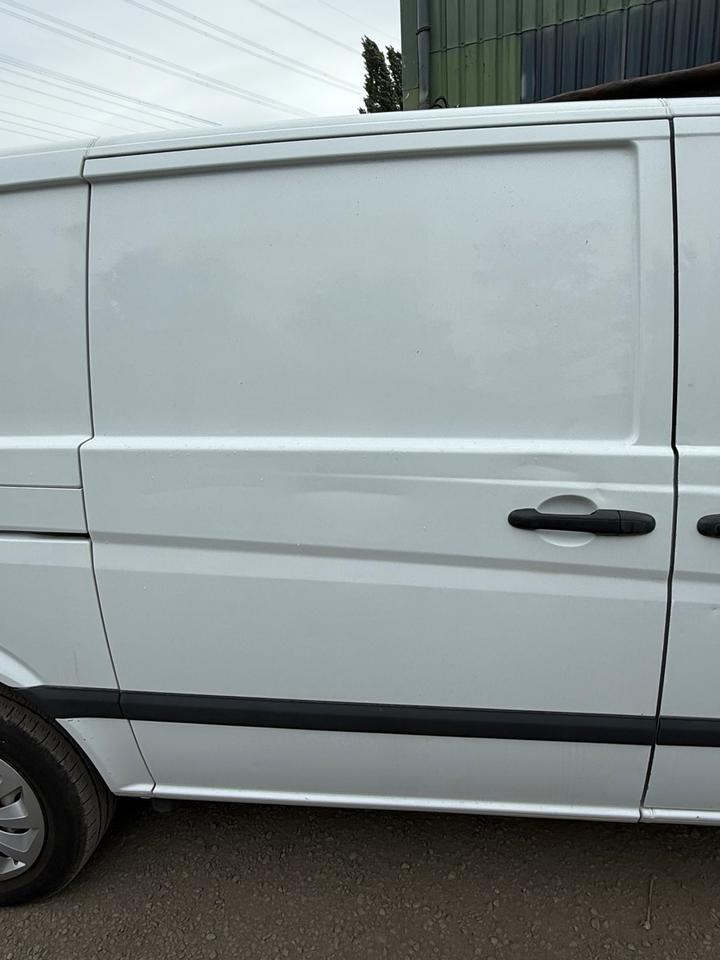 Mercedes VITO Seitentür Schiebetür BJ 2012 - Vrata i delovi za Dostavno vozilo: slika 1 Mercedes VITO Seitentür Schiebetür BJ 2012 - Vrata i delovi za Dostavno vozilo: slika 1