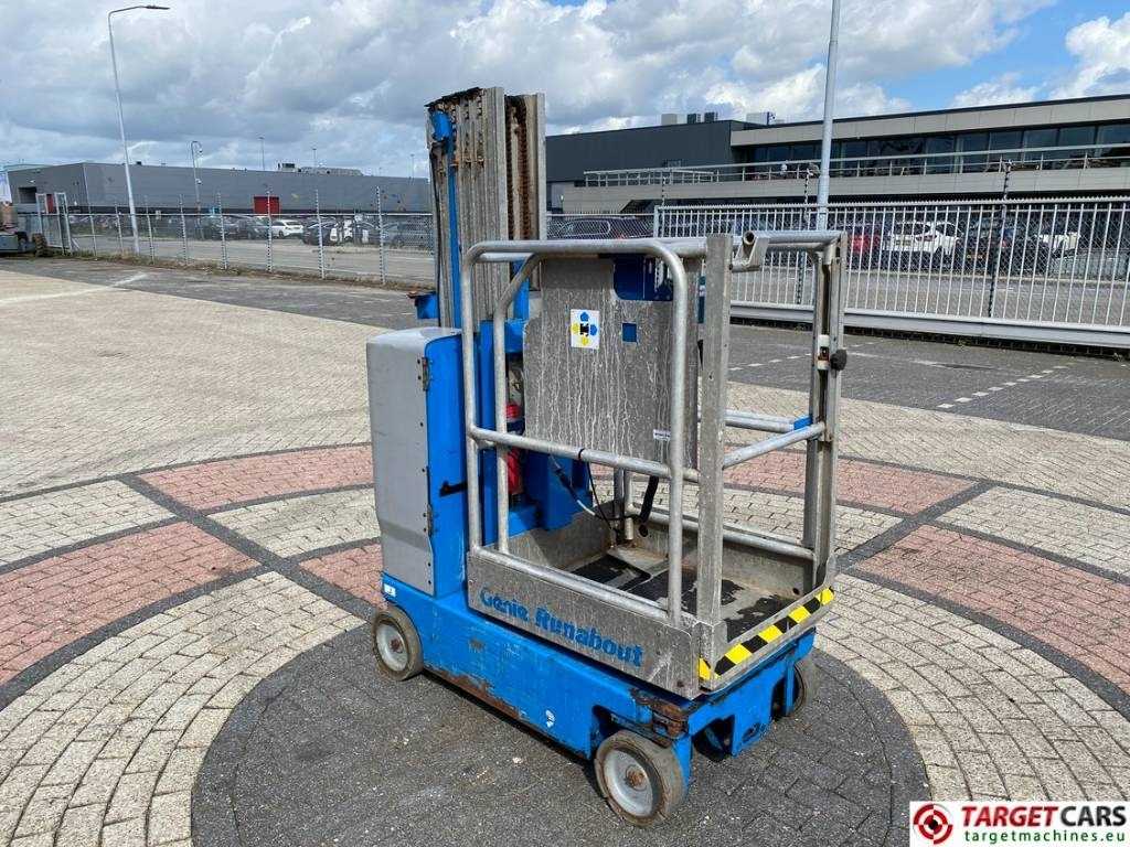 Genie GR-20 RunAbout Electric Vertical Mast Lift 802cm - Jarbolna penjajuća platforma: slika 2 Genie GR-20 RunAbout Electric Vertical Mast Lift 802cm - Jarbolna penjajuća platforma: slika 2