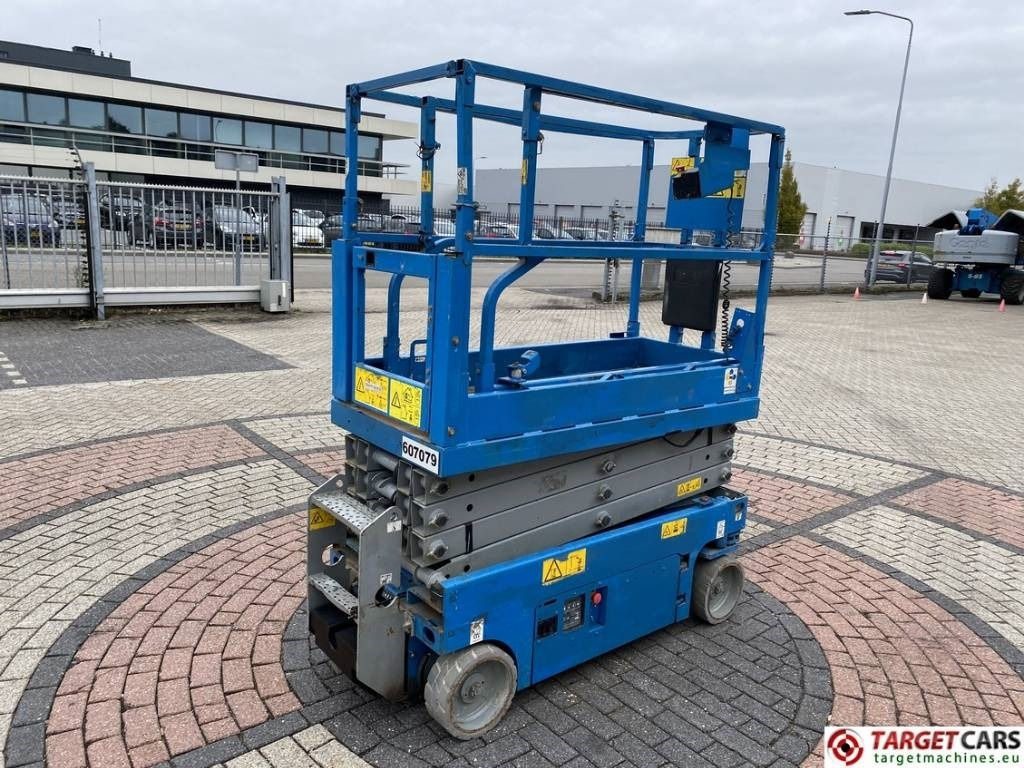 Genie GS-1932 Electric Scissor Work Lift 779cm - Lift u obliku makaza: slika 3 Genie GS-1932 Electric Scissor Work Lift 779cm - Lift u obliku makaza: slika 3