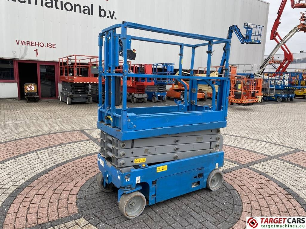 Genie GS-1932 Electric Scissor Work Lift 779cm - Lift u obliku makaza: slika 1 Genie GS-1932 Electric Scissor Work Lift 779cm - Lift u obliku makaza: slika 1