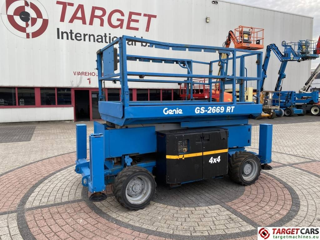 Genie GS-2669RT Diesel 4x4 Scissor Work Lift 1000cm - Lift u obliku makaza: slika 1 Genie GS-2669RT Diesel 4x4 Scissor Work Lift 1000cm - Lift u obliku makaza: slika 1