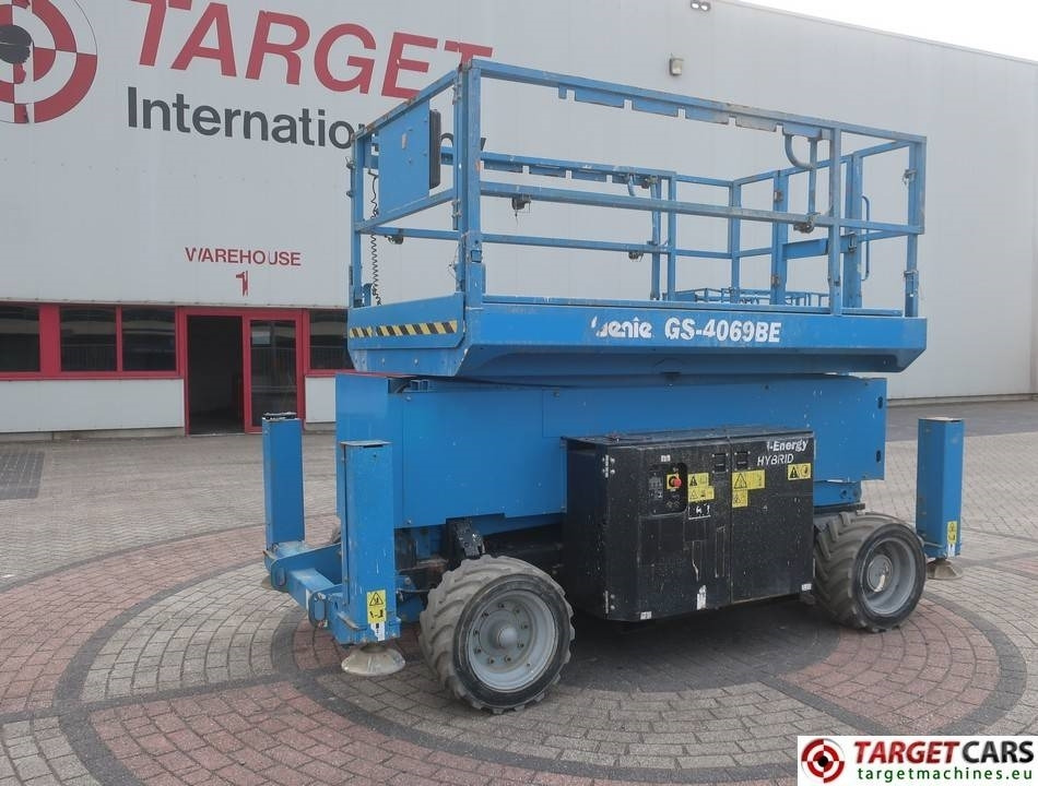 Genie GS-4069BE Hybrid 4069 Scissor Work Lift 1412cm - Lift u obliku makaza: slika 1 Genie GS-4069BE Hybrid 4069 Scissor Work Lift 1412cm - Lift u obliku makaza: slika 1