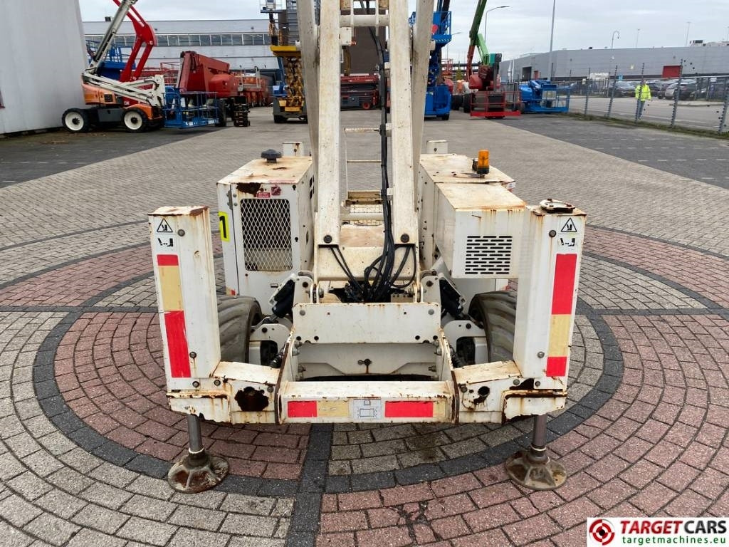 Lift u obliku makaza Genie GS-4069RT Diesel 4x4 Scissor Work Lift 1412cm NOCE: slika 27