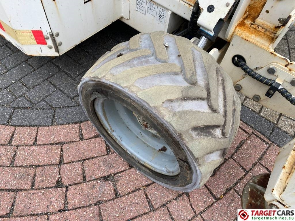 Lift u obliku makaza Genie GS-4069RT Diesel 4x4 Scissor Work Lift 1412cm NOCE: slika 22