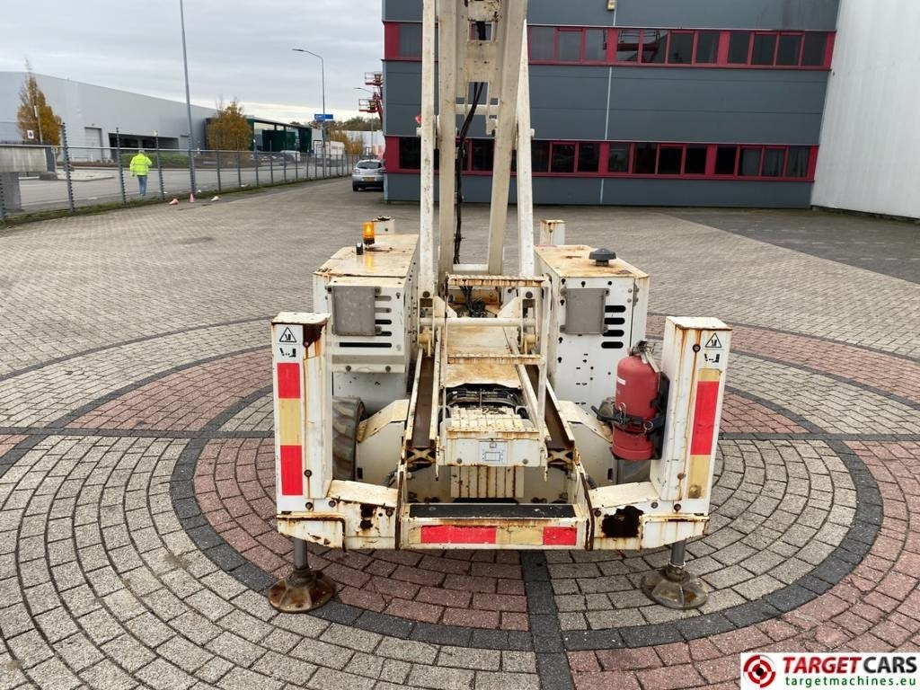 Lift u obliku makaza Genie GS-4069RT Diesel 4x4 Scissor Work Lift 1412cm NOCE: slika 29