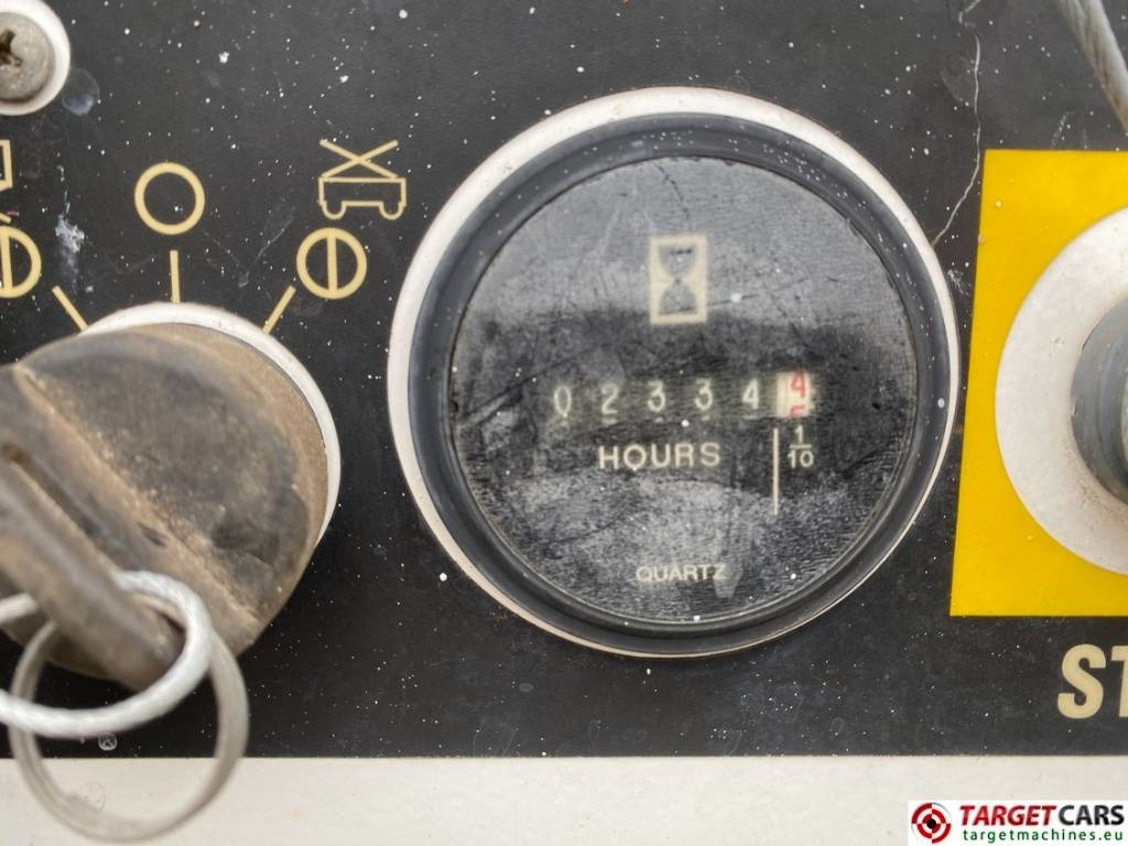 Lift u obliku makaza Genie GS-4069RT Diesel 4x4 Scissor Work Lift 1412cm NOCE: slika 12