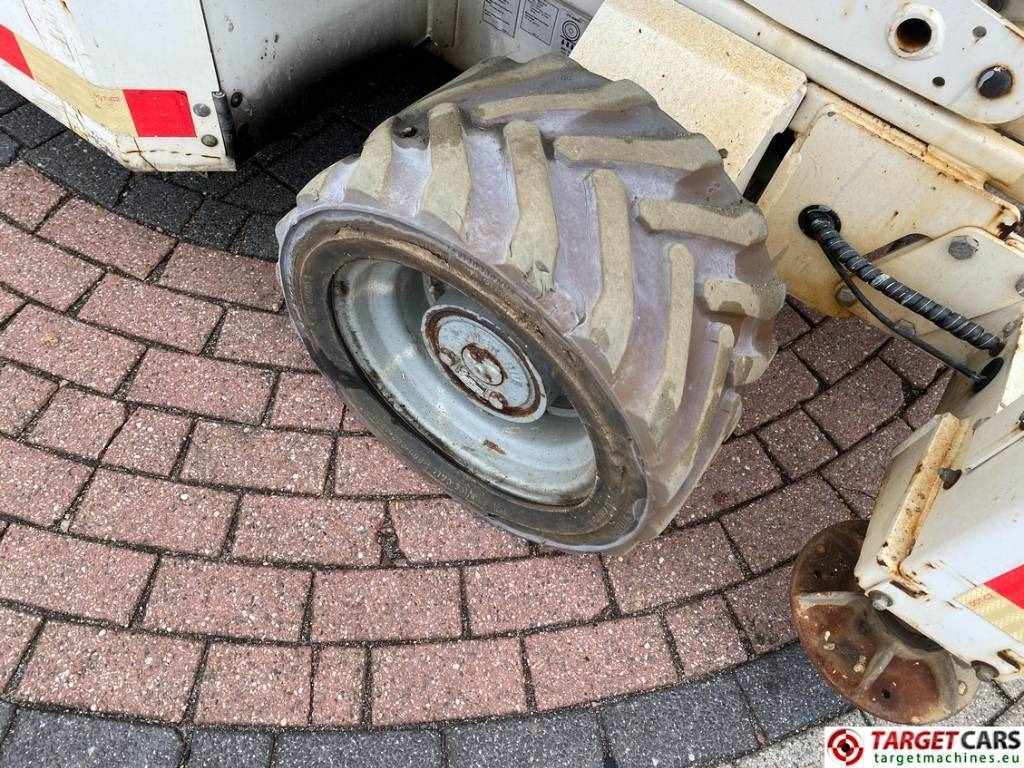 Lift u obliku makaza Genie GS-4069RT Diesel 4x4 Scissor Work Lift 1412cm NOCE: slika 24