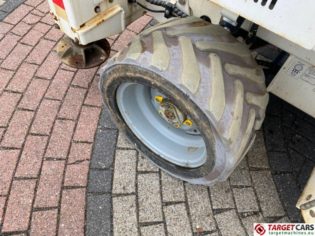 Lift u obliku makaza Genie GS-4069RT Diesel 4x4 Scissor Work Lift 1412cm NOCE: slika 21