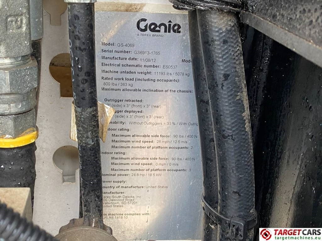 Lift u obliku makaza Genie GS-4069RT Diesel 4x4 Scissor Work Lift 1412cm NOCE: slika 10