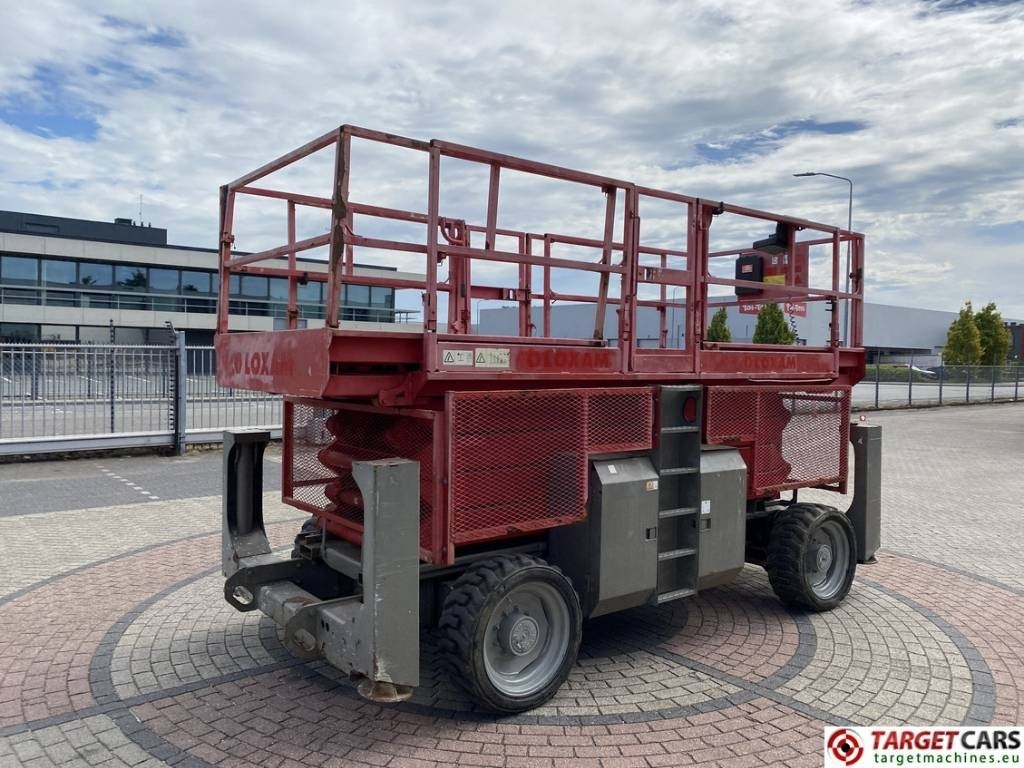 Genie GS-4390RT Diesel 4x4 Scissor Work Lift 1511cm - Lift u obliku makaza: slika 3 Genie GS-4390RT Diesel 4x4 Scissor Work Lift 1511cm - Lift u obliku makaza: slika 3