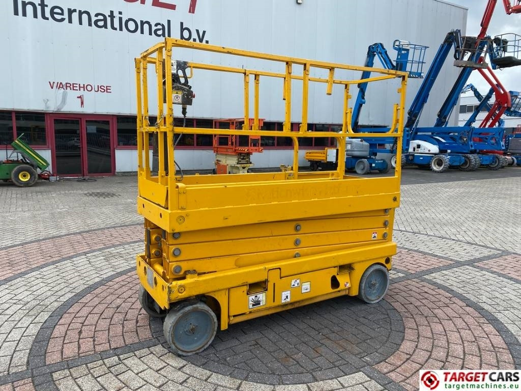 Haulotte Compact 10N Electric Scissor Work Lift 1000cm - Lift u obliku makaza: slika 1 Haulotte Compact 10N Electric Scissor Work Lift 1000cm - Lift u obliku makaza: slika 1