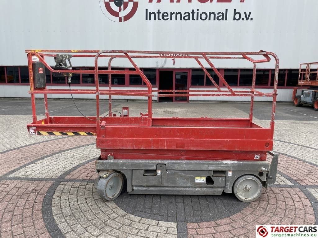 Haulotte Compact 8 Electric Scissor Work Lift 818cm DEFECT - Lift u obliku makaza: slika 5 Haulotte Compact 8 Electric Scissor Work Lift 818cm DEFECT - Lift u obliku makaza: slika 5