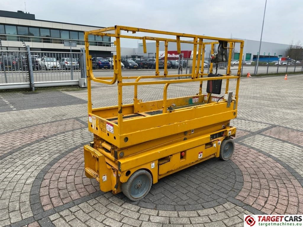 Haulotte Compact 8 Electric Scissor Work Lift 818cm - Lift u obliku makaza: slika 3 Haulotte Compact 8 Electric Scissor Work Lift 818cm - Lift u obliku makaza: slika 3