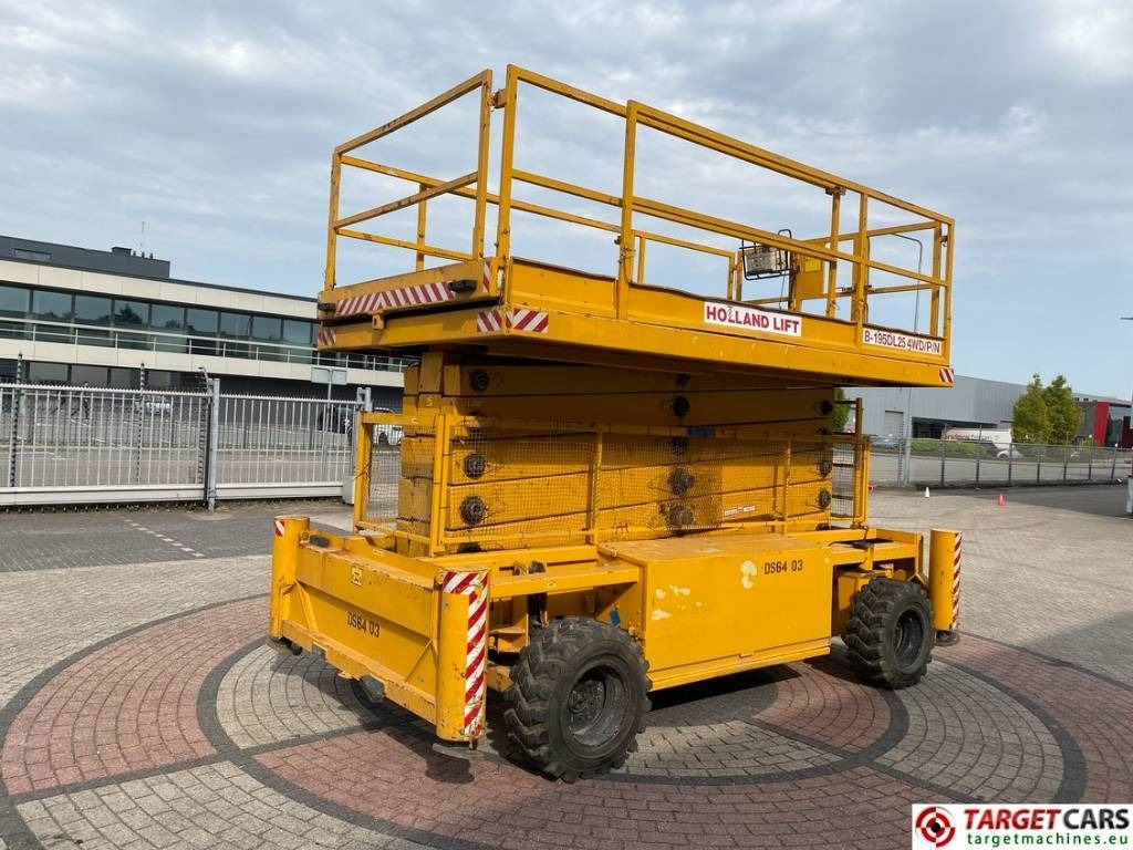 Holland Lift B195DL-25 4WD Diesel 4x4 Scissor Work Lift 2150cm - Lift u obliku makaza: slika 3 Holland Lift B195DL-25 4WD Diesel 4x4 Scissor Work Lift 2150cm - Lift u obliku makaza: slika 3