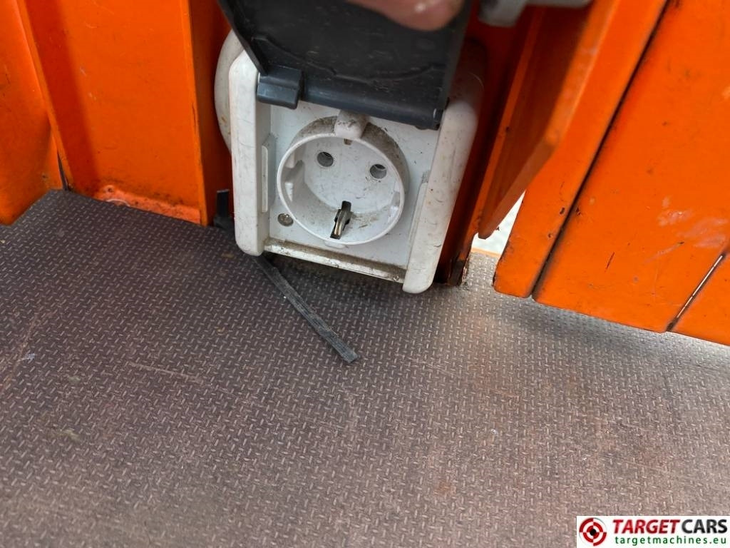 Lift u obliku makaza Holland Lift CombiStar N165EL12 Electric Scissor WorkLift 18.5M: slika 19