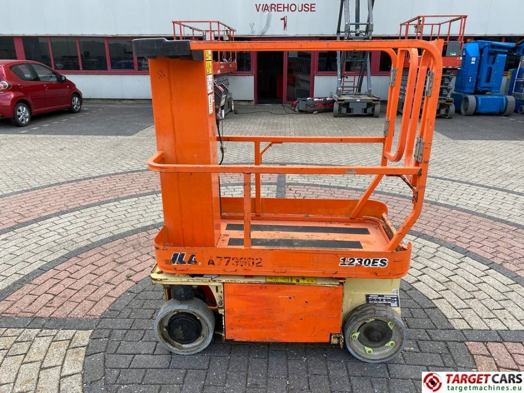 JLG 1230ES Electric Vertical Mast Work Lift 566cm - Jarbolna penjajuća platforma: slika 5 JLG 1230ES Electric Vertical Mast Work Lift 566cm - Jarbolna penjajuća platforma: slika 5