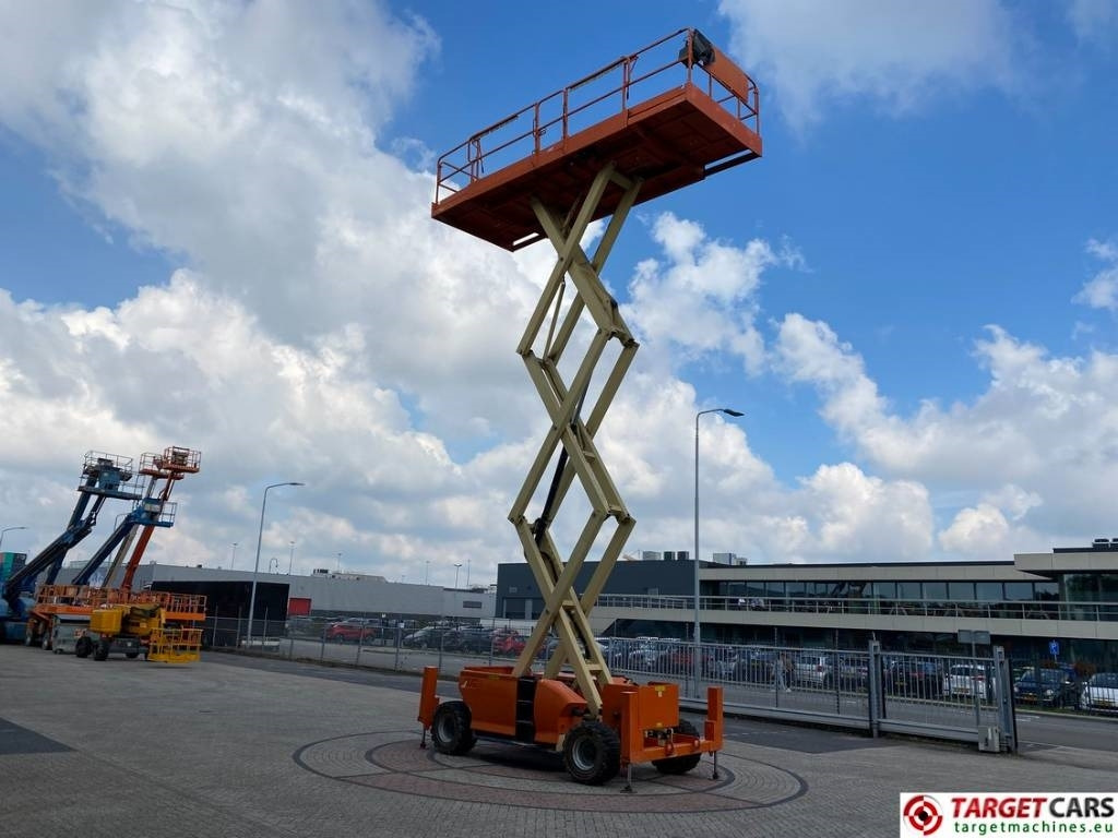 Lift u obliku makaza JLG 3394RT Diesel 4x4 Scissor Work Lift 1206cm: slika 7